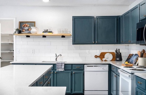Live Oak House | Shady Oak Pool House (San Antonio)