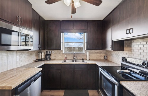 Graford House | SHADY OAK, Possum Kingdom: Lakeview | firepit | boat parking