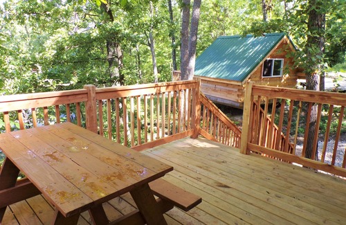 Potosi Cabin | Shady Pine Primitive Cabin 2 @Spring Lake Ranch