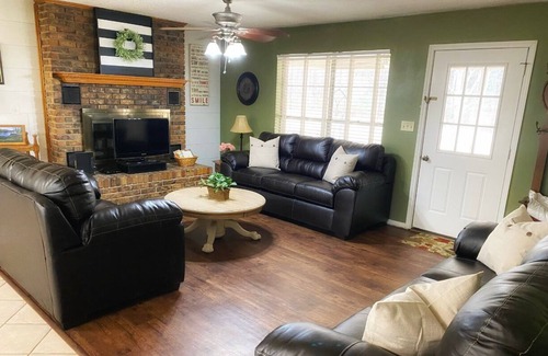 Murfreesboro House | Shady Pines Retreat - Next to Crater of Diamonds State Park. Private 7 acre pond