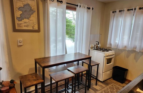 Rhinelander Cabin | Shady Rest Cabin #2, lakefront, firepit, sleeps 6, pets welcome, sandy beach