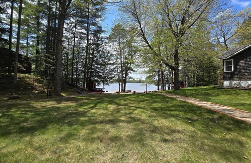 Tomahawk Cabin | Shady Rest Cabin #8, 3BD, Sunset Views, Beach, Pets Welcome, Swimming, Firepit