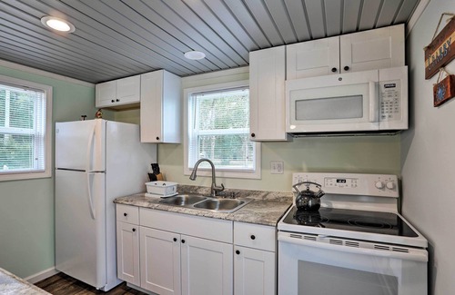 Shallotte Apartment | ‘Shady Rest’ Studio: 6 Mi to Ocean Isle Beach!