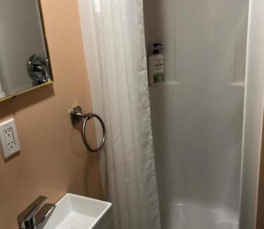 Chilliwack Proper Village West House | Shady Willow Guest House - SMALL Indipendent Units with Seperate Entrance for Travellers
