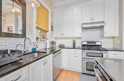 Shadyside House | Shadyside GEM | Parking | Patio