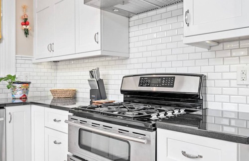 Shadyside House | Shadyside GEM | Parking | Patio
