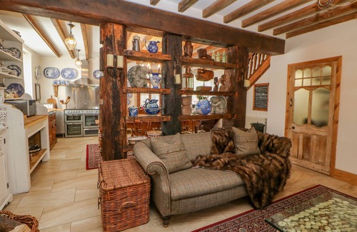 Haydon Bridge Cottage | SHAFTOE MEWS, family friendly, with open fire in Haydon Bridge