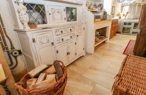 Haydon Bridge Cottage | SHAFTOE MEWS, family friendly, with open fire in Haydon Bridge