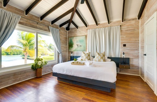 Little Frenchman Caye Resort | Shaka Caye