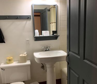 Shakertown Hotel | Shaker Village of Pleasant Hill