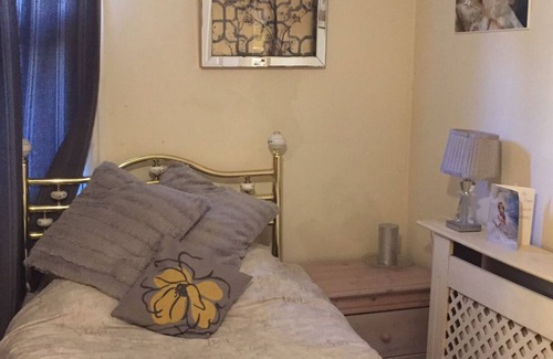 Newton Burgoland House | Shakespeare apartment vintage home from home on the edge of National Forest