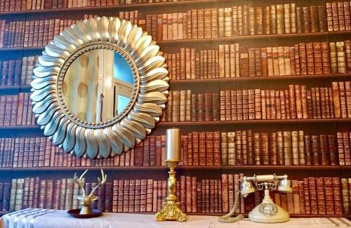 Newton Burgoland Apartment | Shakespeare