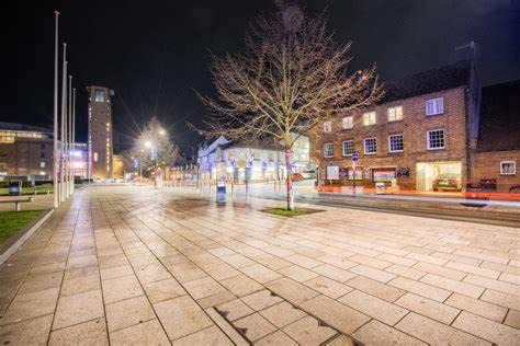 City Centre Apartment | Shakespeare's Writing Den On Riverside