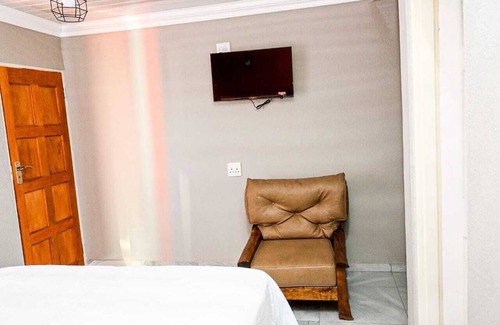 Glen Cowie Cabin | Shakwaneng Lodge