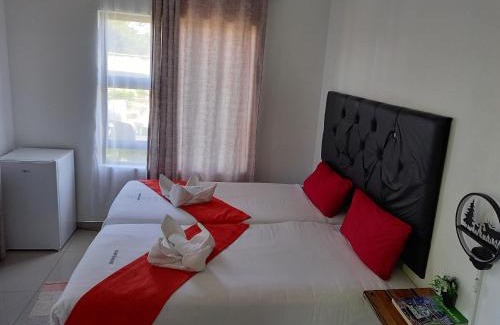 Kasane House | Shalakwe Hills-Inn Guesthouse Kasane