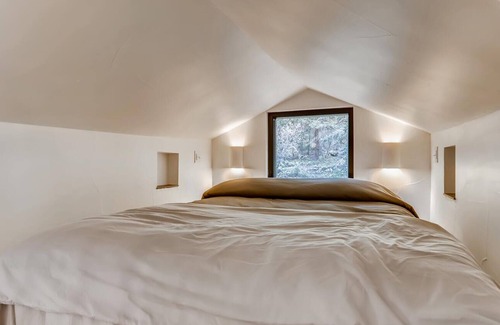 Idaho Springs Cabin | Shale Vibrant & Chic Mod Stylish Creekside Cabin