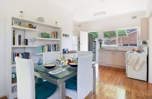 Culburra Beach House | Shalom Beach Cottage – 5 minute walk to the beach