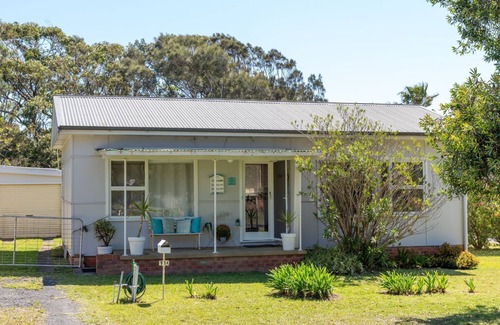 Culburra Beach House | Shalom Beach Cottage – 5 minute walk to the beach