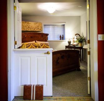 Trent Lakes Bed & Breakfast | Shambhala Bed and Breakfast