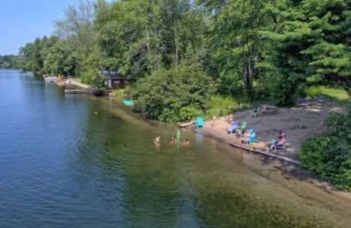 Washago Cottage | Shamrock Bay Resort 3 bedroom cottage in Muskoka