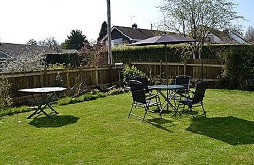 Ilsington Cottage | Shamrock Cottage Great Location- Pets Welcome free of charge