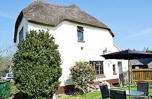 Ilsington Cottage | Shamrock Cottage Great Location- Pets Welcome free of charge