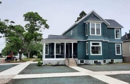 Escanaba House | Shamrock House