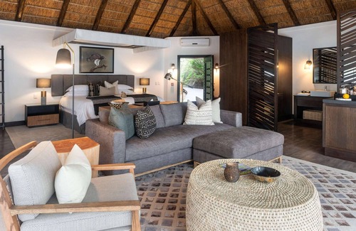 Paterson Cabin | Shamwari Eagles Crag