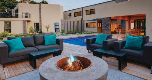 Wilderness Beach Apartment | Shan C