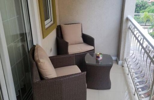Barbican Apartment | Shan's Manor. Excellent Location!