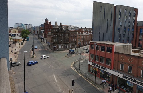 Everton Apartment | Shandon Apts - Luxury City Centre Apartment