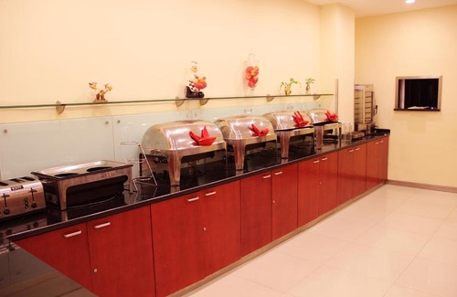 Pudong Hotel | Shanghai Ange Hotel - Next to Longyang Road Subway Station, Near New Internatonal Expo Center