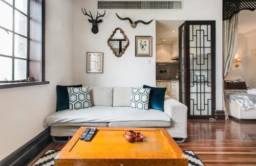 Downtown Shanghai Apartment | Shanghai Art Decor Suite W Nanjing Rd FFC