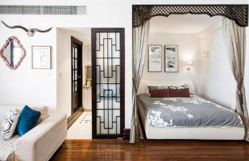 Downtown Shanghai Apartment | Shanghai Art Decor Suite W Nanjing Rd FFC