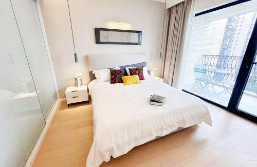 Huangpu Apartment | Shanghai Bund View Haven