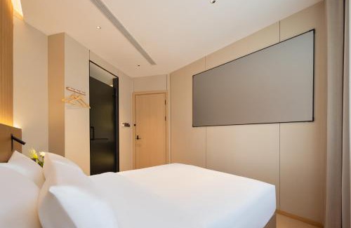 Minhang Hotel | Shanghai Captain 5 Youth Hotel - Xinzhuang Metro Station