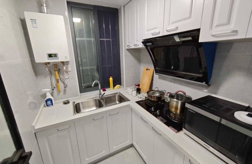 Changning Apartment | Shanghai Gubei flat near line2 with private garden