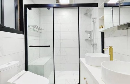 Huaihai Road Commercial Area House | Shanghai Hills&Aromahome UrbanLuxe