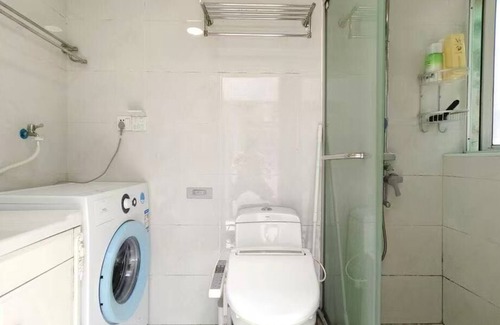 Huaihai Road Commercial Area House | Shanghai Hills & Aromahome Modern Cottage Home Retreat