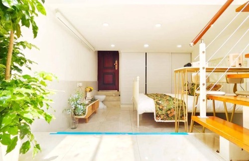 Huaihai Road Commercial Area House | Shanghai Hills & Aromahome Modern Cottage Home Retreat