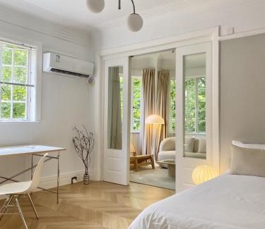 Pudong Apartment | Shanghai Hills& Art Suite 14 - Near Line 1, 10 & 12 South Shanxi Road Metro