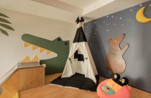 Huangpu Apartment | Shanghai Hills & Gefii Animal Crossing 2 rooms with Family space