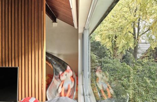 Huaihai Road Commercial Area Apartment | Shanghai Hills & Gefii Kumomon Family BNB with 3bedrooms