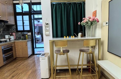 Huaihai Road Commercial Area Bed & Breakfast | Shanghai Hills & Zinn Happy Family Bnb