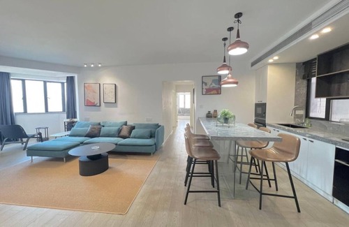 Jing'an Apartment | Shanghai Jing'an Temple Quality 3 BR Alarming and quiet Commercial area