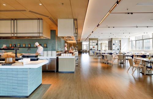 Jinqiao Hotel | Shanghai Marriott Hotel Pudong East - Only a 30 minute drive from Disney