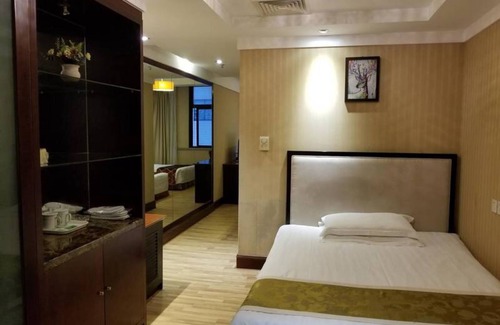 Hong Kou House | Shanghai Qidian Apartment The Bund