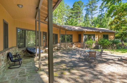 Mena House | Shangri-La ! A Serene Retreat - Direct access to Trails just 7 miles drive !