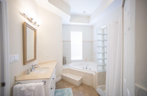 West Bay Hotel | Shangri-La Boutique Bed & Breakfast