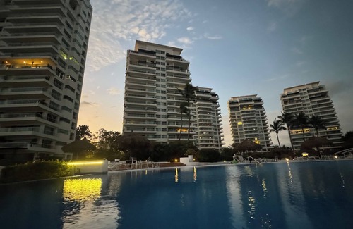 Marina Vallarta Condo | Shangri-La Condo: Spacious Ground-Floor Villa, Patio to Pool/Garden/Restaurant